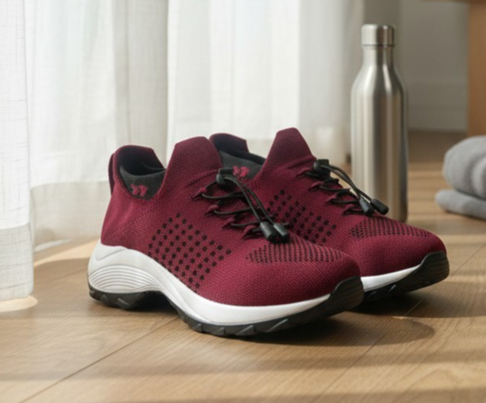 Comfort Wear Casual Womens Knit Bungee Slip-On Sneakers Burgundy Size 8 No-Tie